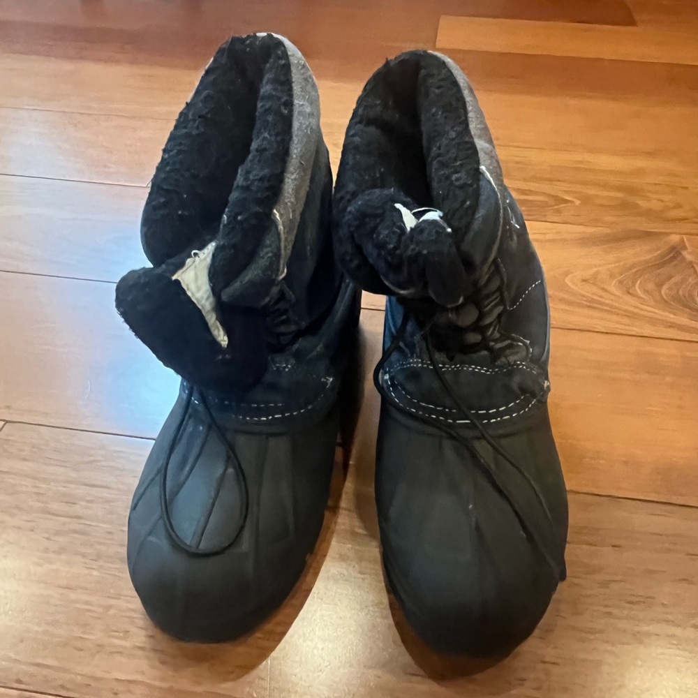 Khombu Navy Suede Winter Boots